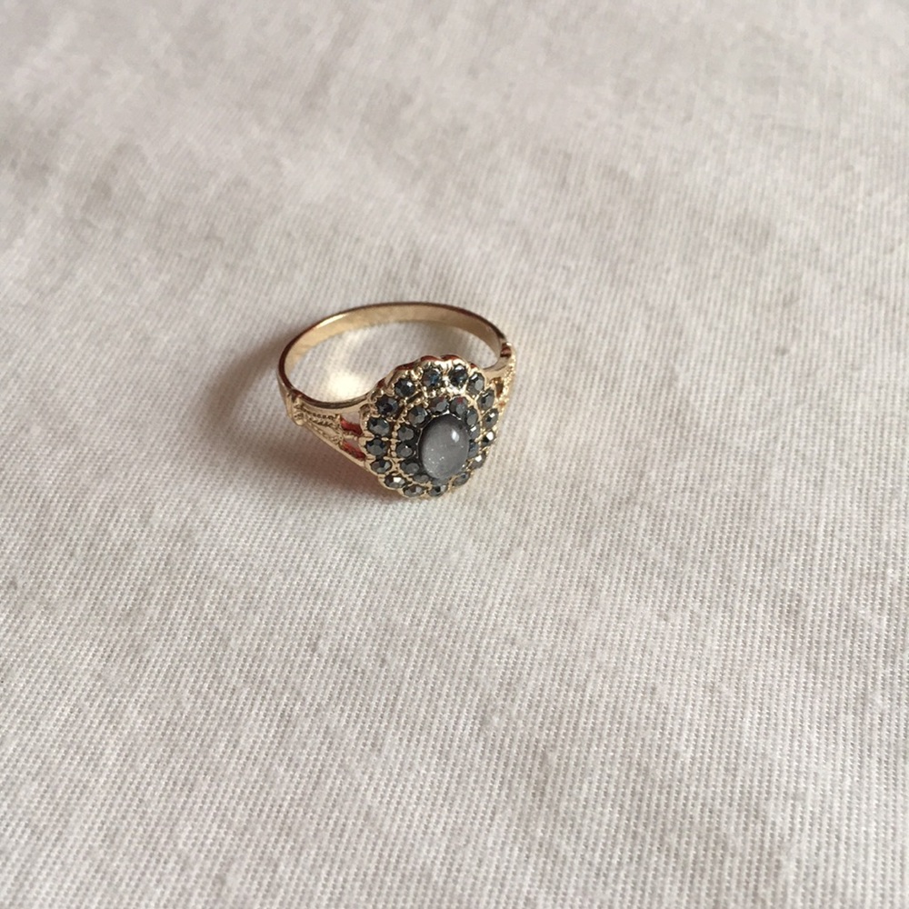 Beautiful Faux Gem Ring